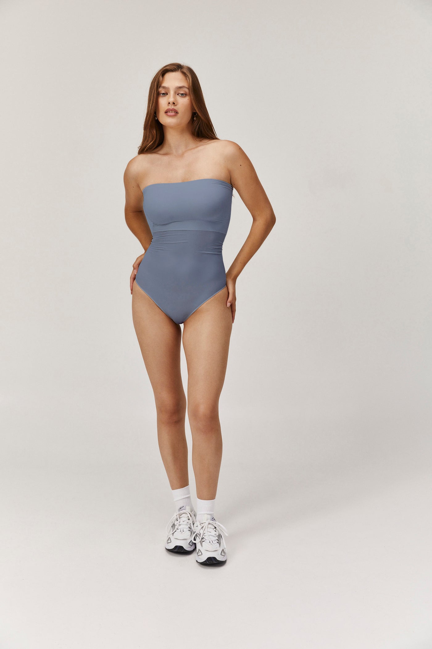 STRAPLESS BODYSUIT בגד גוף סטרפלס